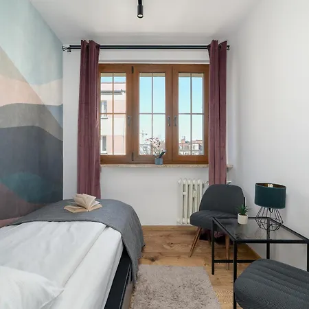 Апартаменты Comfortable Two-bedroom In By Renters Познань