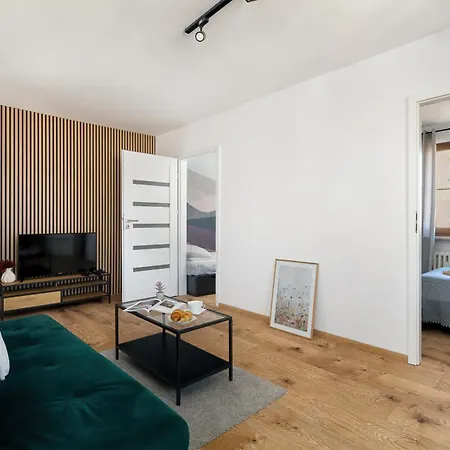 Comfortable Two-bedroom In By Renters Познань
