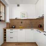 Comfortable Two-bedroom In By Renters *