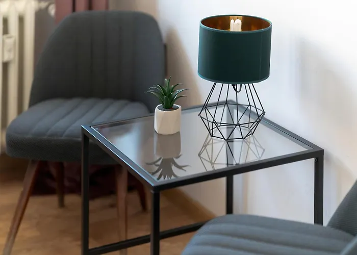 Comfortable Two-bedroom In By Renters Apartment